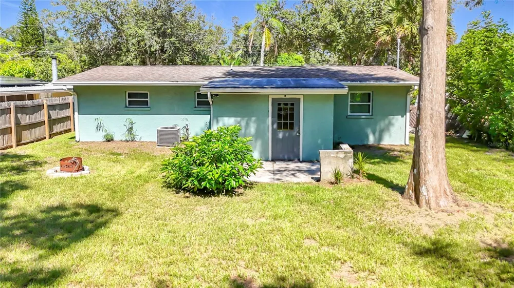 2212 VINSON AVENUE Sarasota, FL 34232
