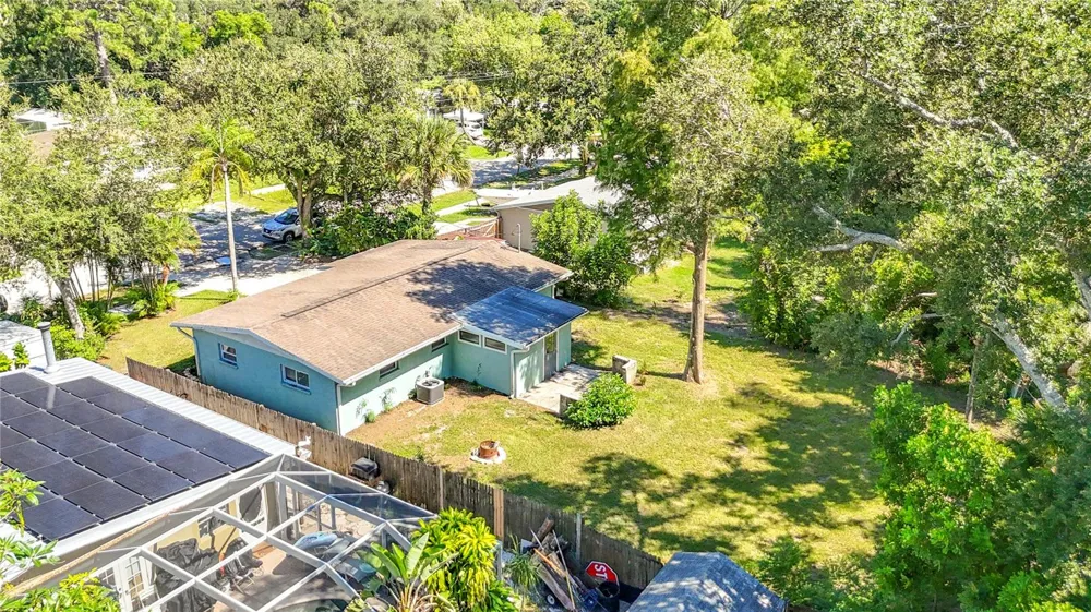 2212 VINSON AVENUE Sarasota, FL 34232