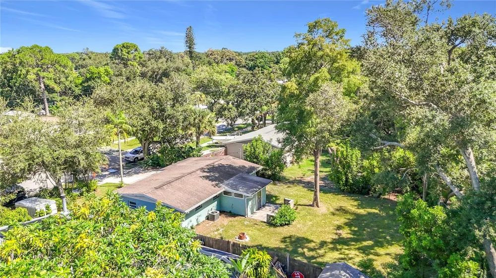 2212 VINSON AVENUE Sarasota, FL 34232