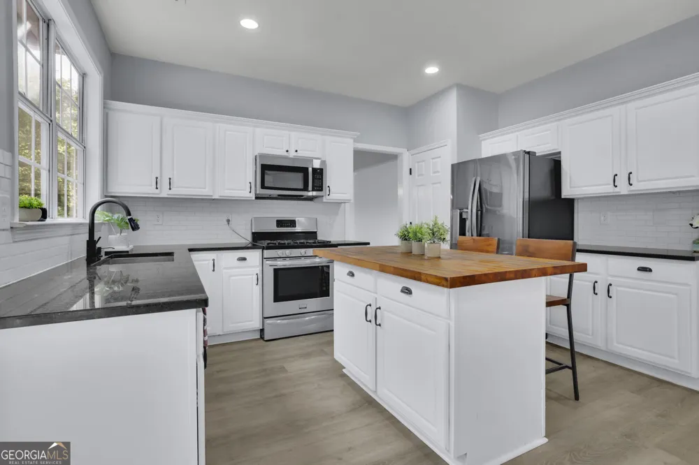 552 Glen Level CIR Sugar Hill, GA 30518