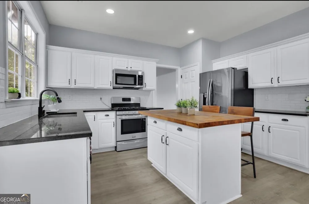 552 Glen Level CIR Sugar Hill, GA 30518