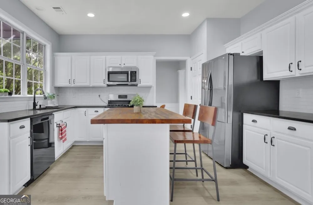 552 Glen Level CIR Sugar Hill, GA 30518