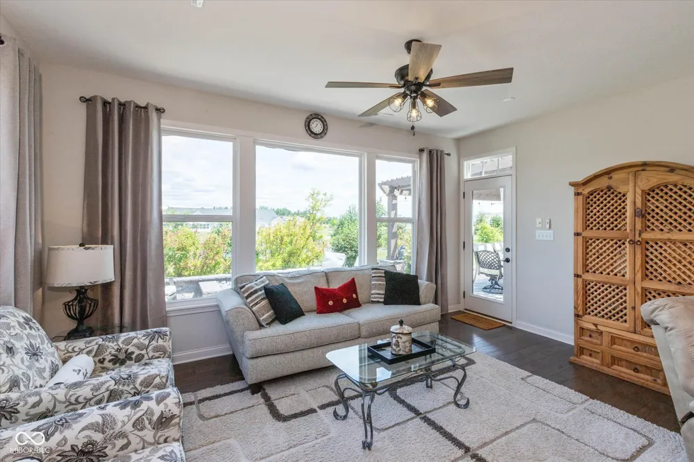 6304 W Cedar Chase Drive McCordsville, IN 46055