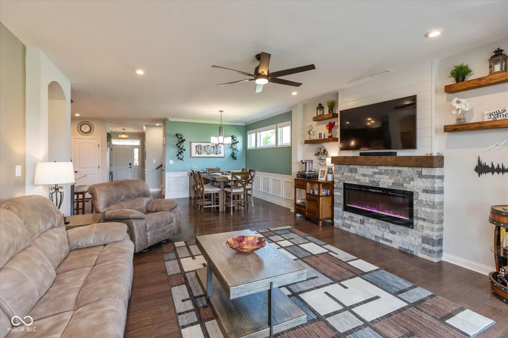6304 W Cedar Chase Drive McCordsville, IN 46055