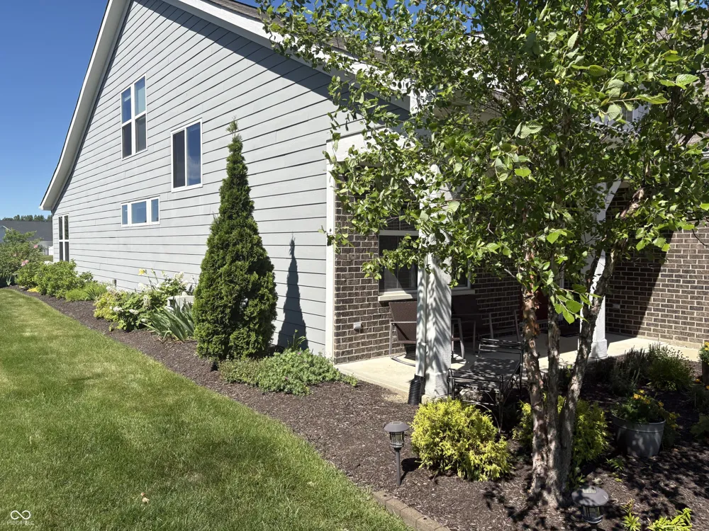 6304 W Cedar Chase Drive McCordsville, IN 46055