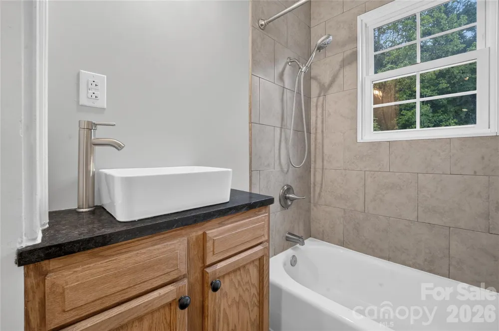 2318 32nd Street NE Hickory, NC 28601