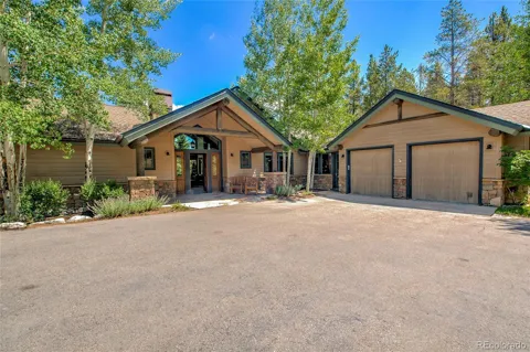 1946 Highlands Drive