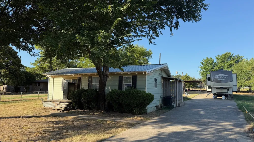 3010 W Highway 114 Paradise, TX 76073