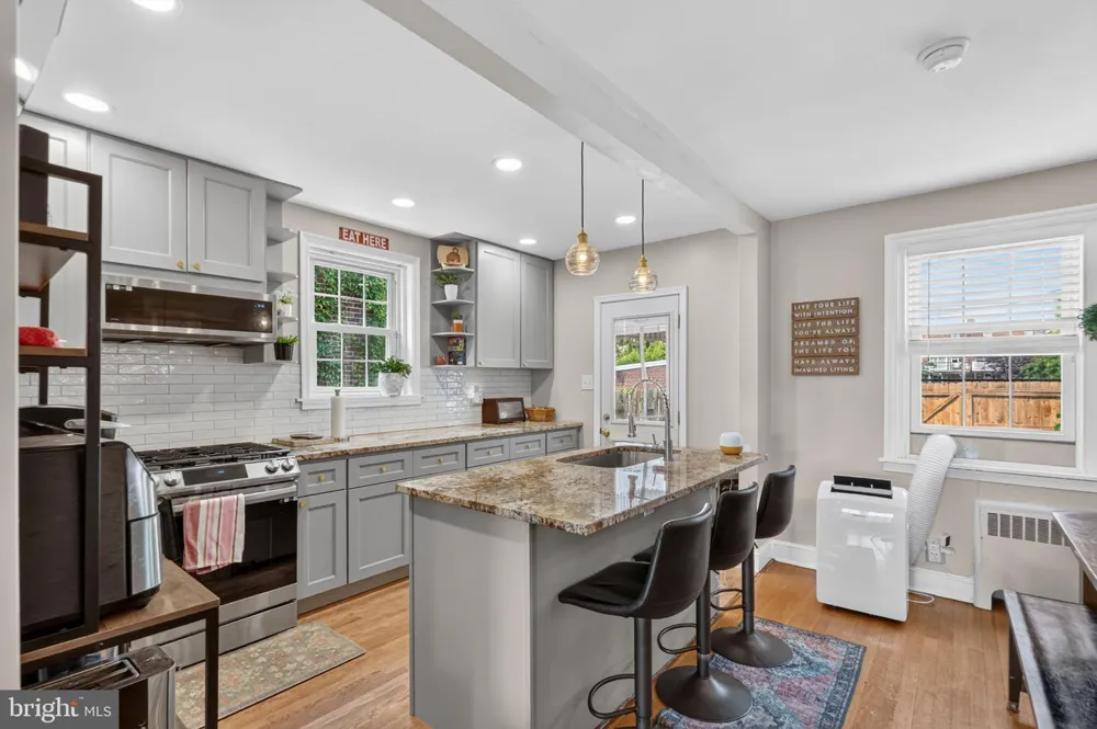 1811 OAK STREET Wilmington, DE 19805