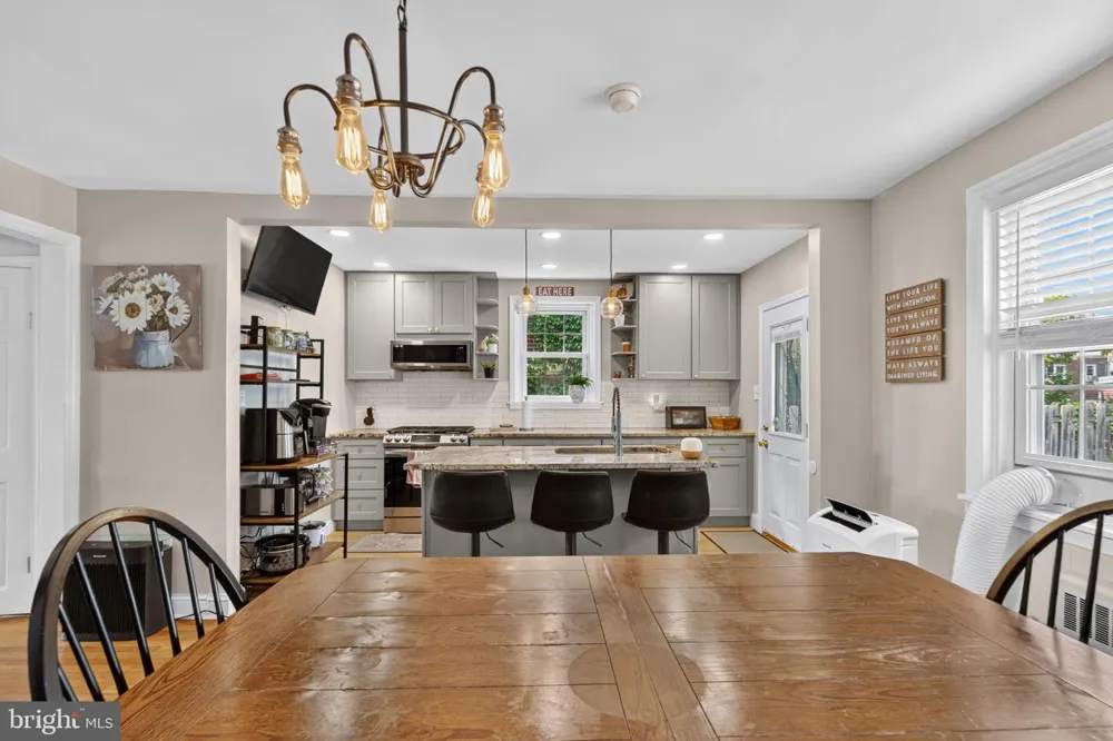 1811 OAK STREET Wilmington, DE 19805