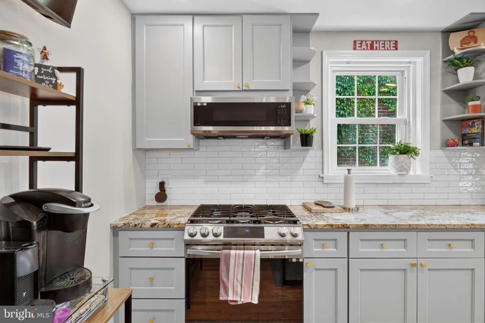 1811 OAK STREET Wilmington, DE 19805