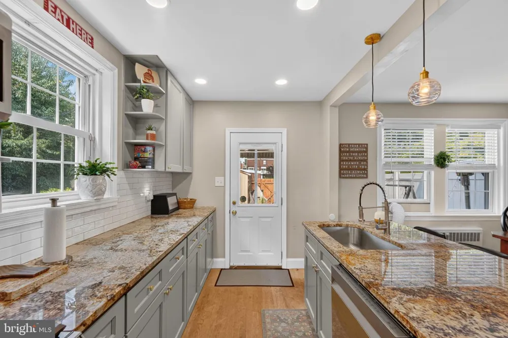 1811 OAK STREET Wilmington, DE 19805
