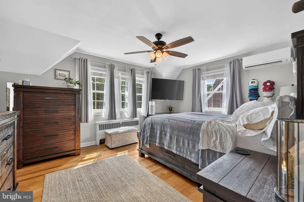 1811 OAK STREET Wilmington, DE 19805