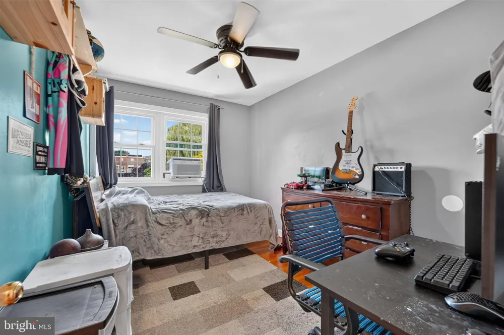 1811 OAK STREET Wilmington, DE 19805