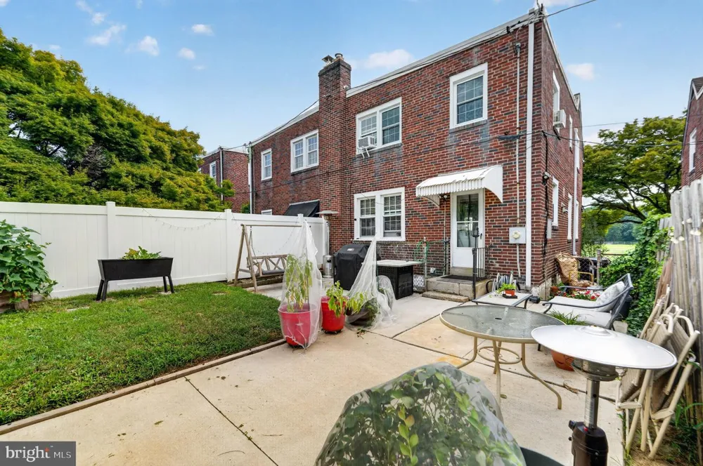 1811 OAK STREET Wilmington, DE 19805
