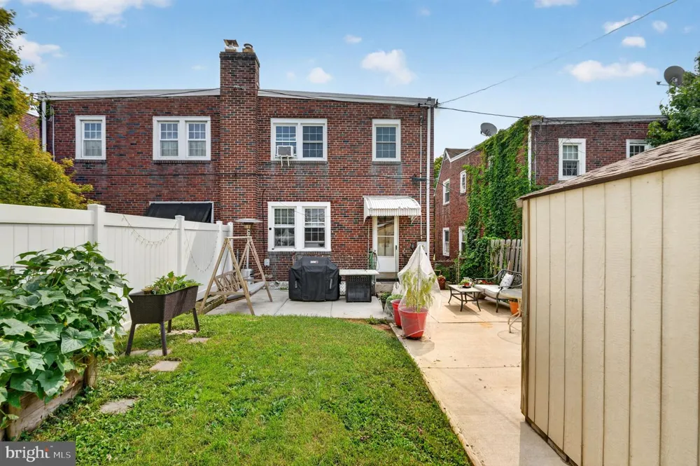 1811 OAK STREET Wilmington, DE 19805