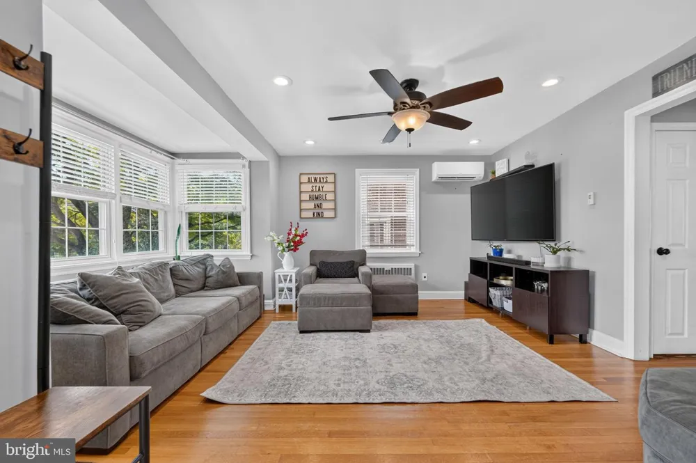 1811 OAK STREET Wilmington, DE 19805