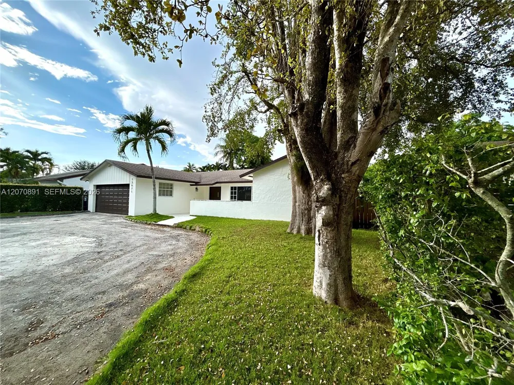 13971 SW 112th St #13971 Miami, FL 33186