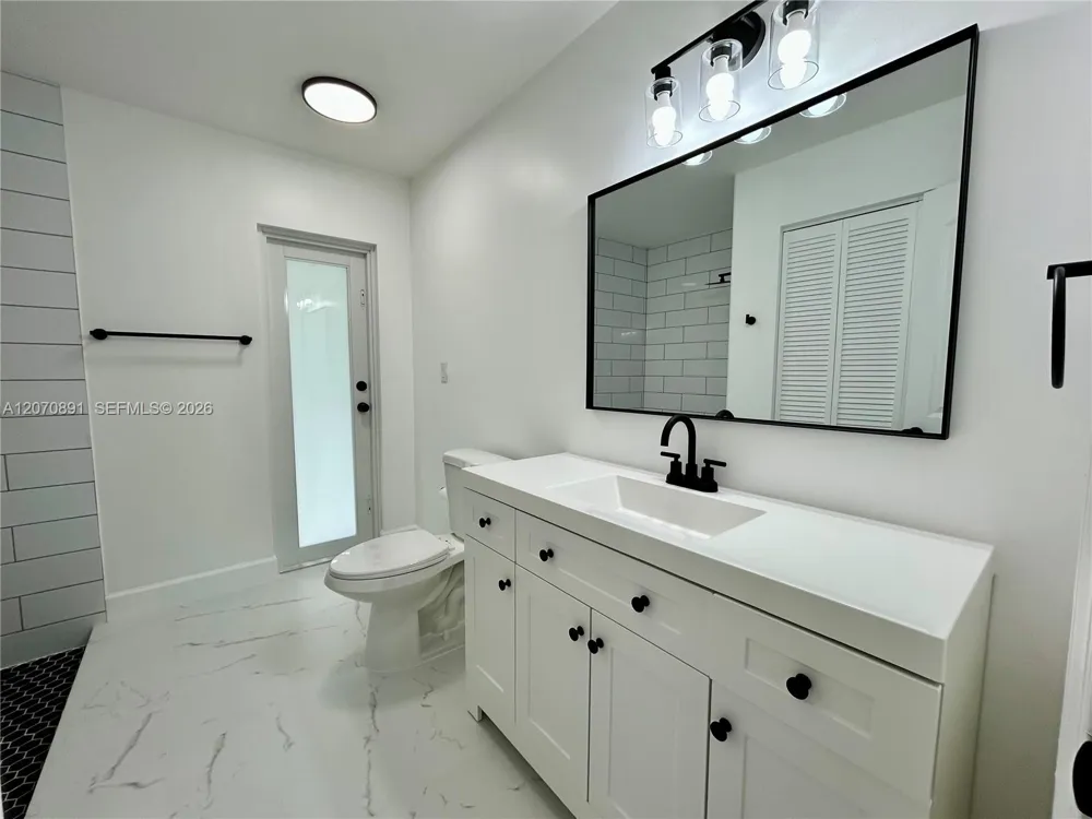 13971 SW 112th St #13971 Miami, FL 33186