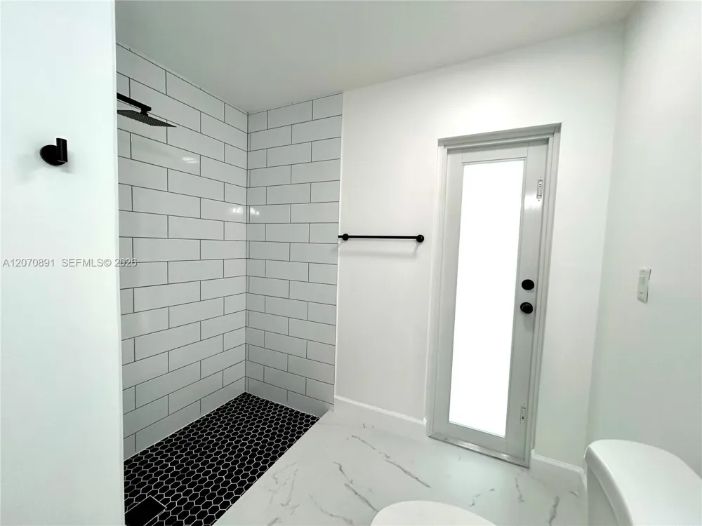 13971 SW 112th St #13971 Miami, FL 33186