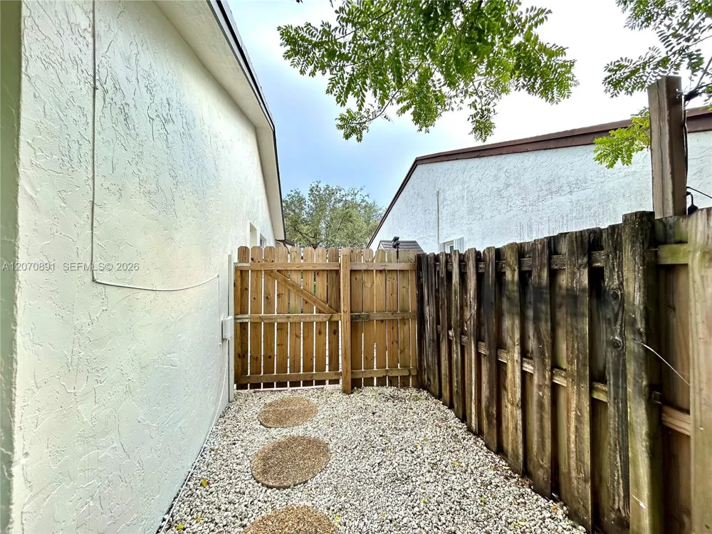 13971 SW 112th St #13971 Miami, FL 33186