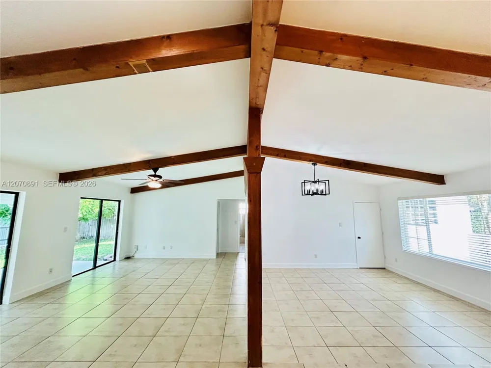13971 SW 112th St #13971 Miami, FL 33186