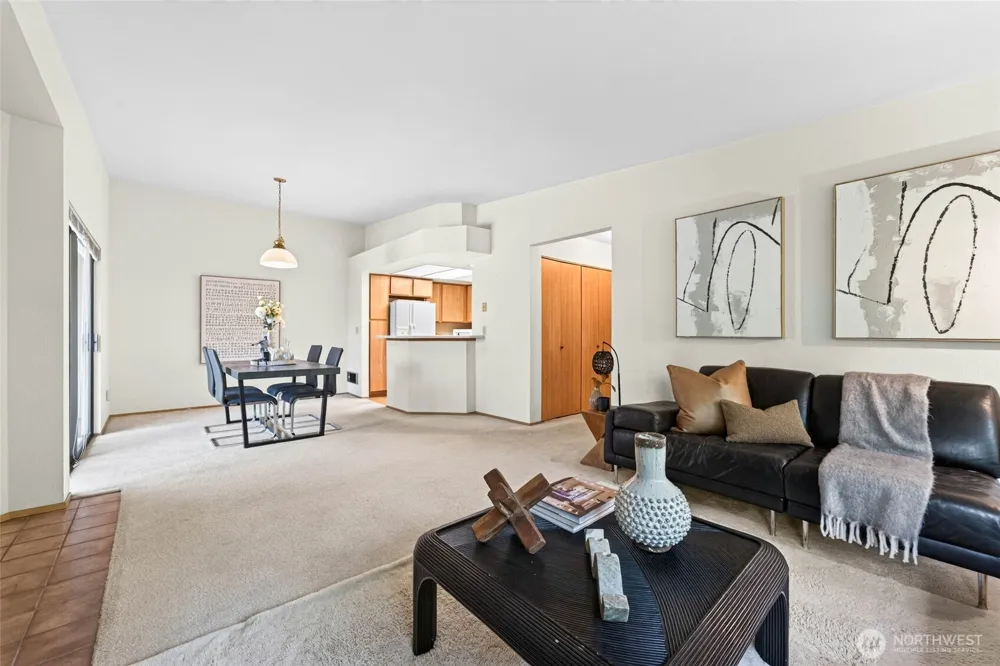 1266 Bellevue Way NE #2 Bellevue, WA 98004