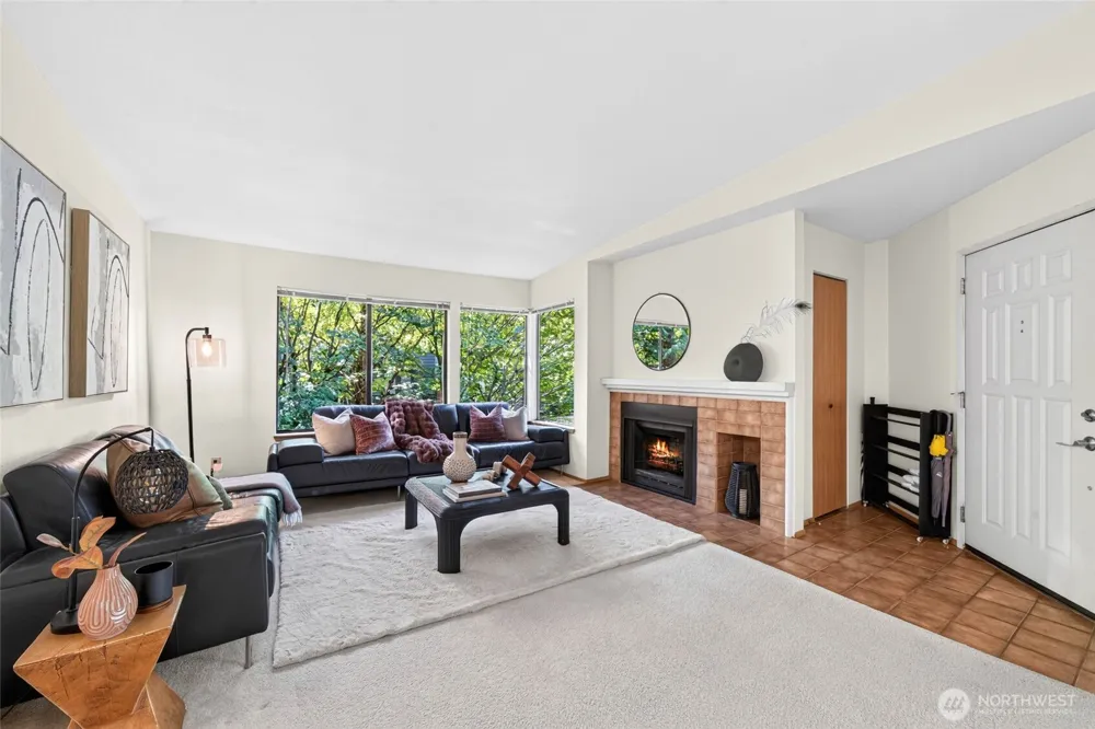 1266 Bellevue Way NE #2 Bellevue, WA 98004
