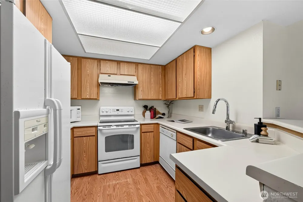 1266 Bellevue Way NE #2 Bellevue, WA 98004