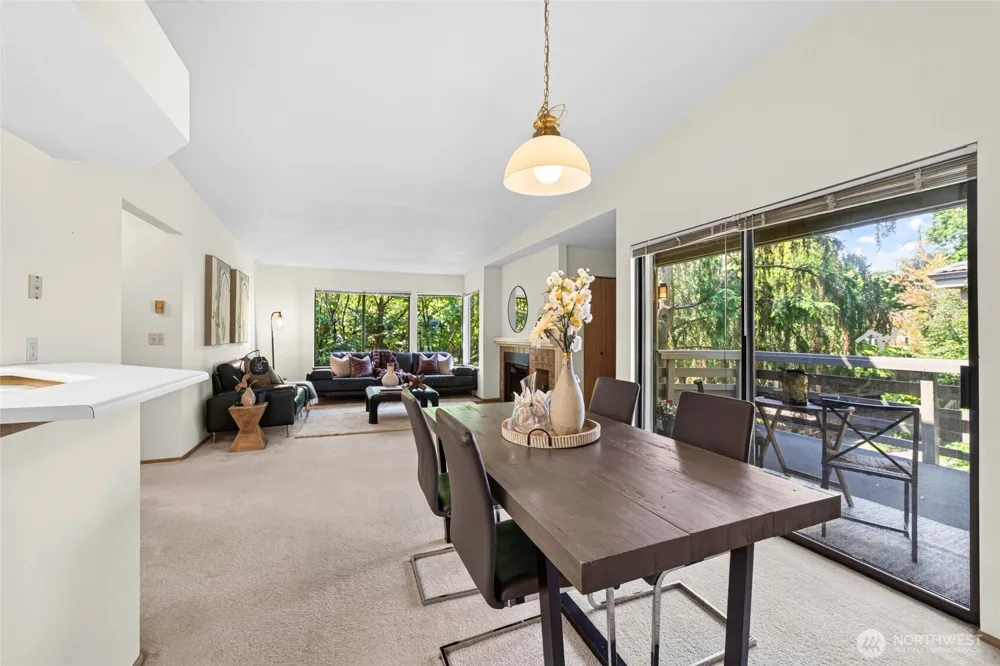 1266 Bellevue Way NE #2 Bellevue, WA 98004