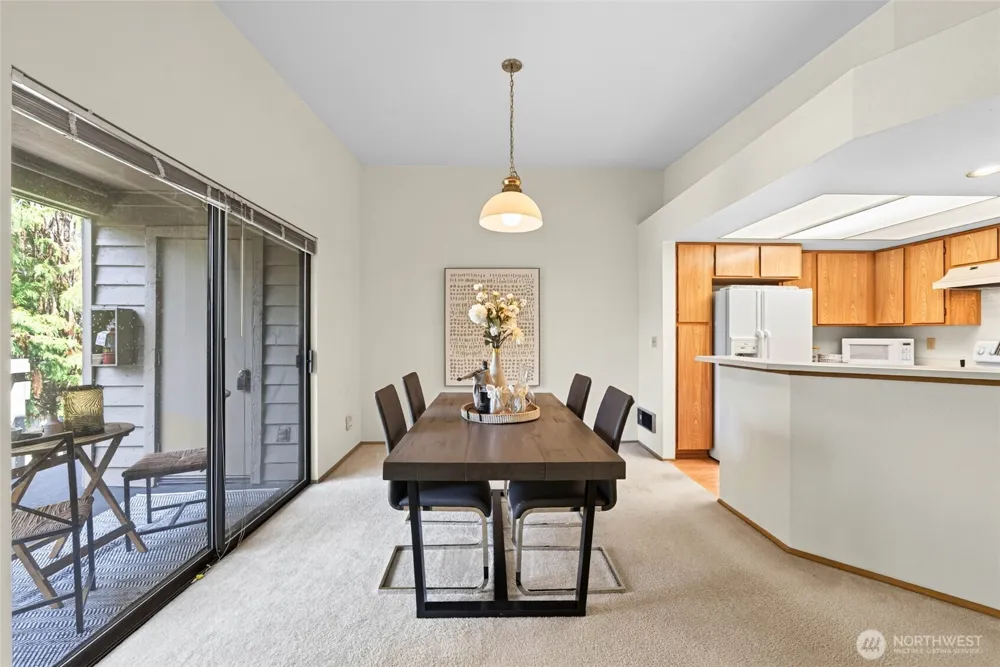 1266 Bellevue Way NE #2 Bellevue, WA 98004