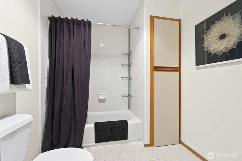 1266 Bellevue Way NE #2 Bellevue, WA 98004