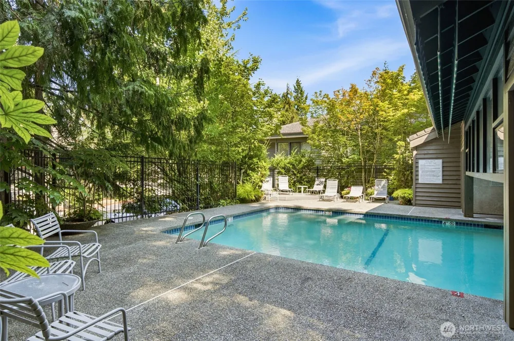 1266 Bellevue Way NE #2 Bellevue, WA 98004