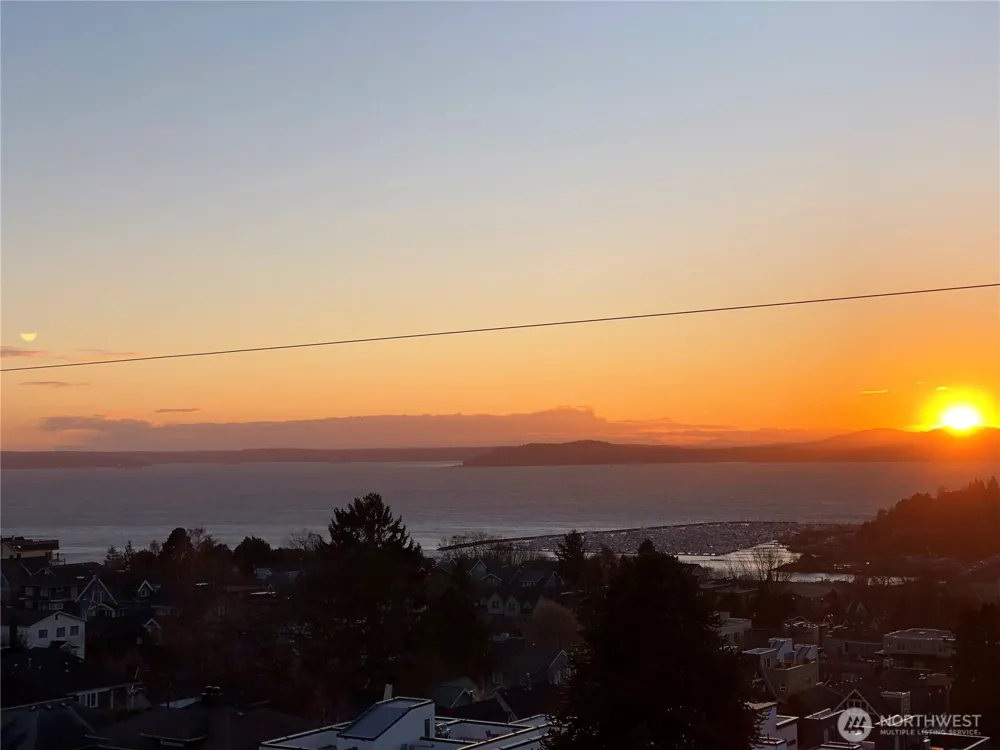 1935 B 7th Avenue W Seattle, WA 98119