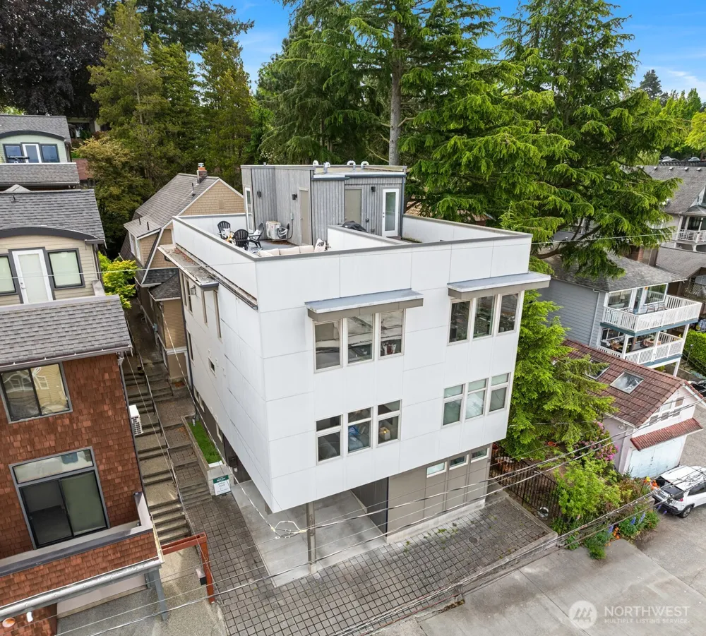 1935 B 7th Avenue W Seattle, WA 98119