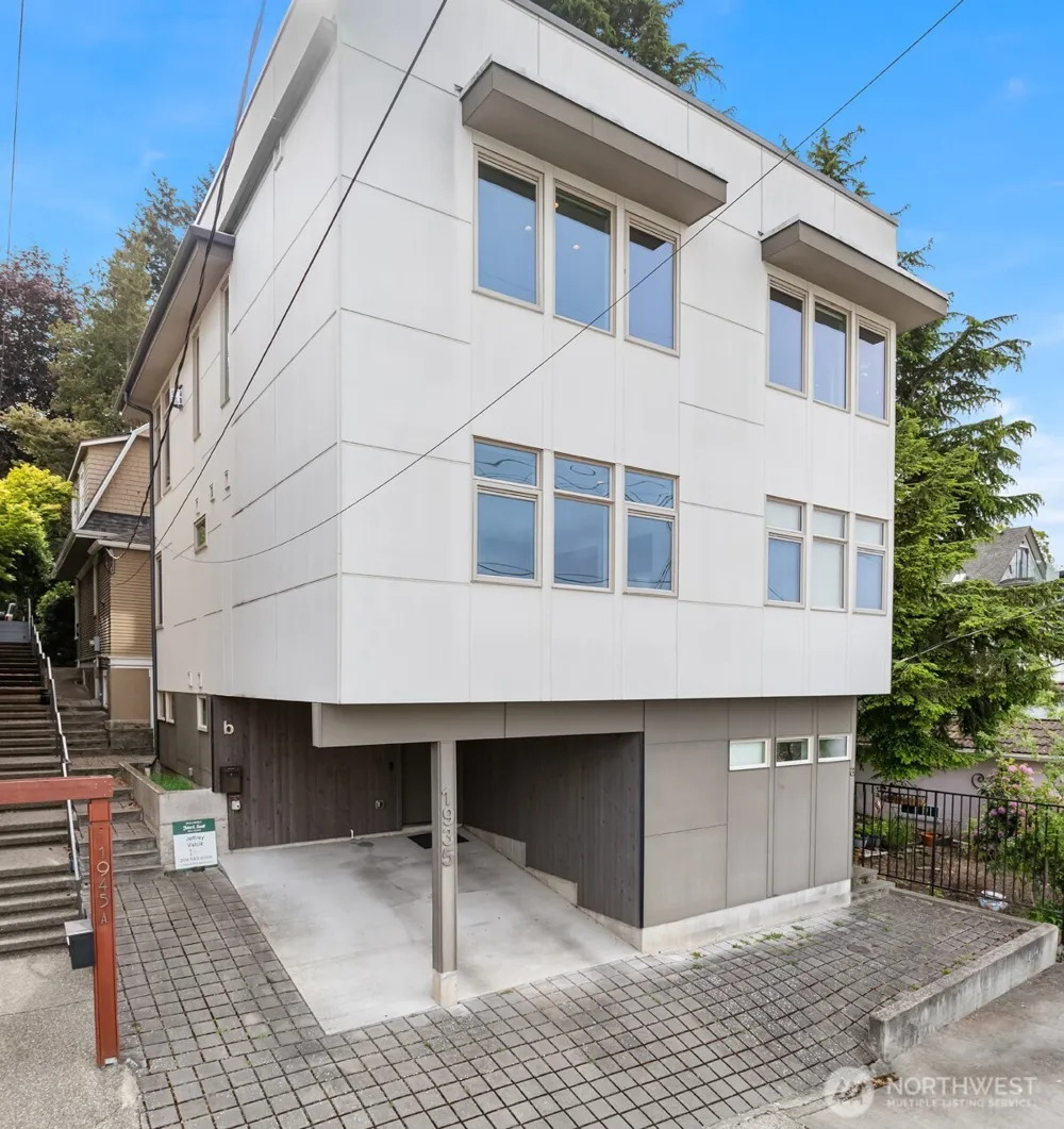 1935 B 7th Avenue W Seattle, WA 98119