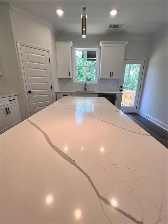 1161 Dahlonega Highway #11 Cumming, GA 30040
