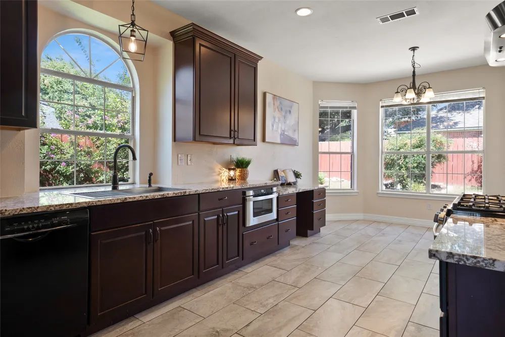275 Meadowside Drive Keller, TX 76248
