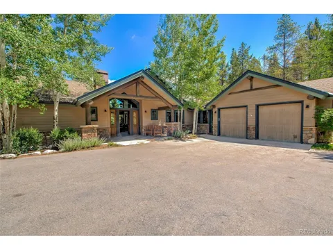 1946 Highlands Drive