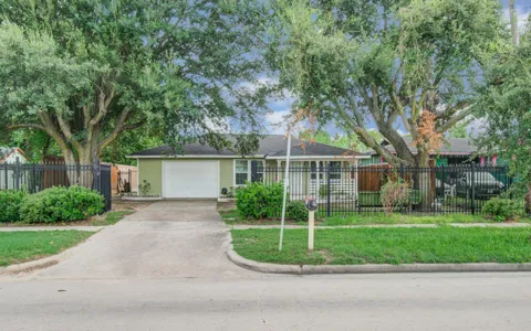 981 S Victory Drive