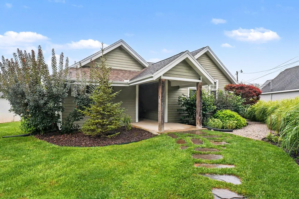 66055 South Drive Cassopolis, MI 49031