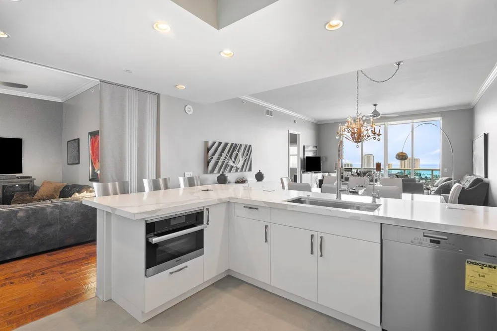 2640 Lake Shore Drive #2609 Riviera Beach, FL 33404