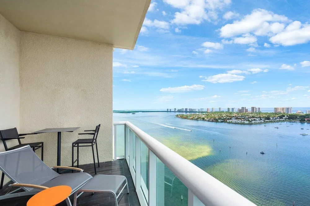2640 Lake Shore Drive #2609 Riviera Beach, FL 33404