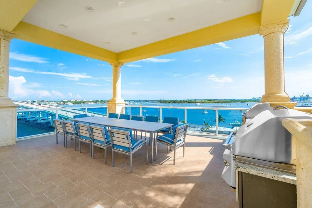 2640 Lake Shore Drive #2609 Riviera Beach, FL 33404