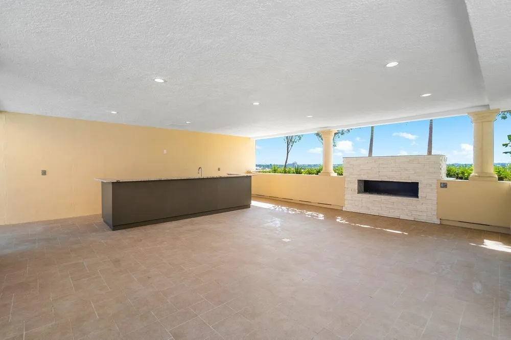 2640 Lake Shore Drive #2609 Riviera Beach, FL 33404