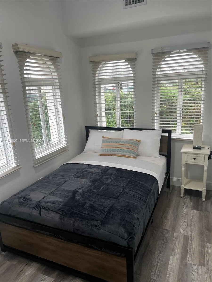 29 Oviedo Ave #2 Coral Gables, FL 33134
