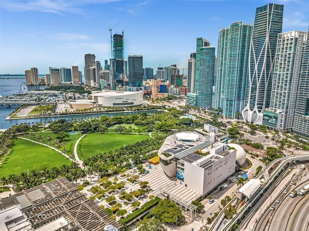 900 Biscayne Blvd #1708 Miami, FL 33132
