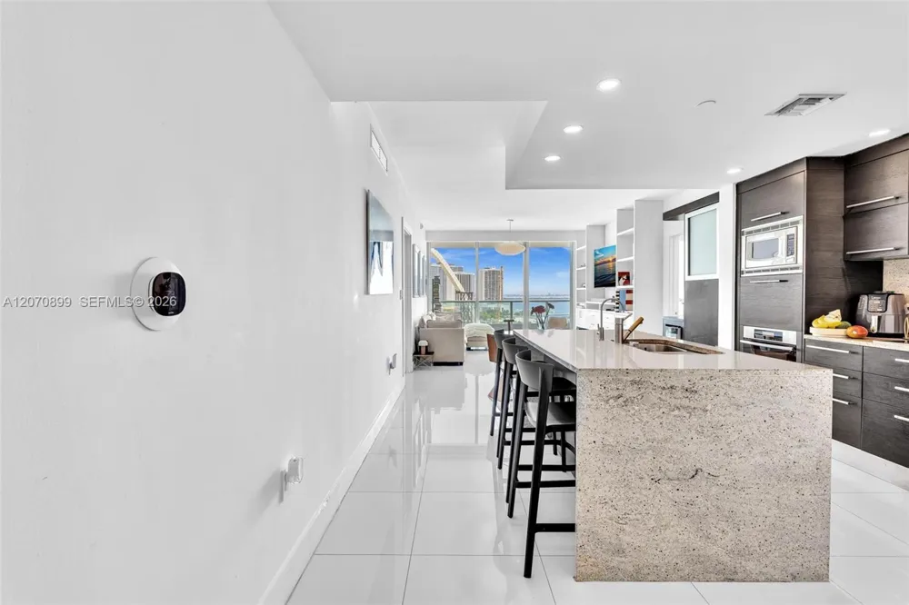 900 Biscayne Blvd #1708 Miami, FL 33132