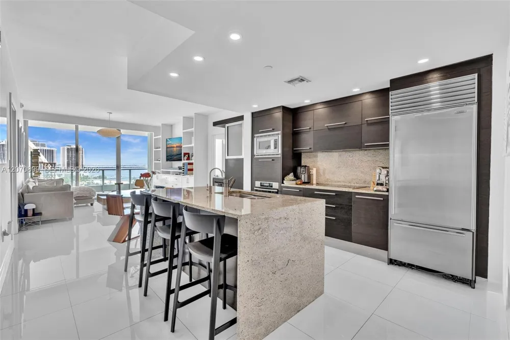 900 Biscayne Blvd #1708 Miami, FL 33132