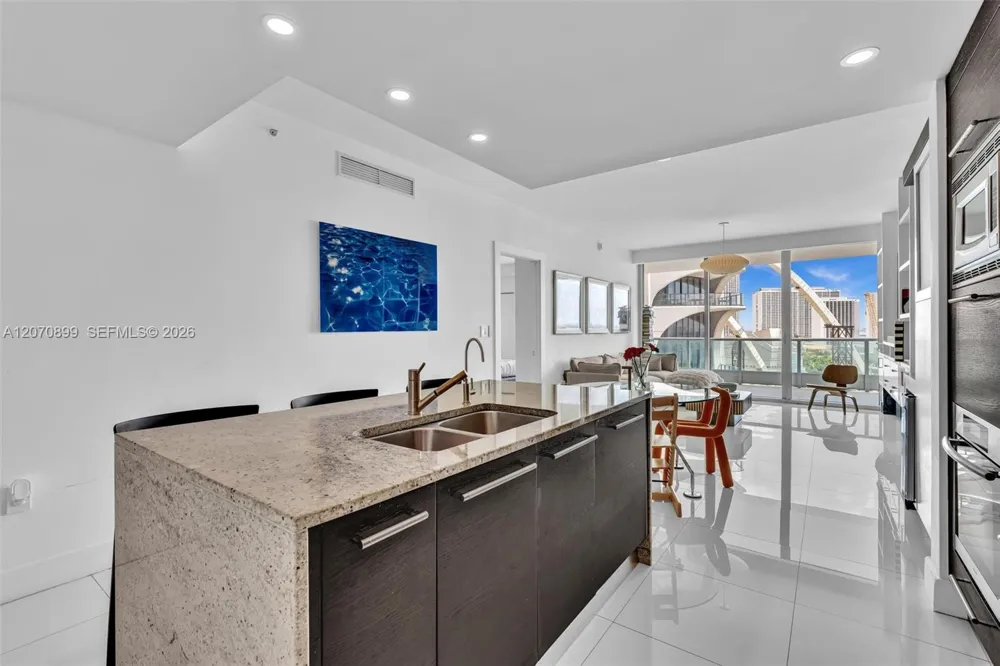 900 Biscayne Blvd #1708 Miami, FL 33132